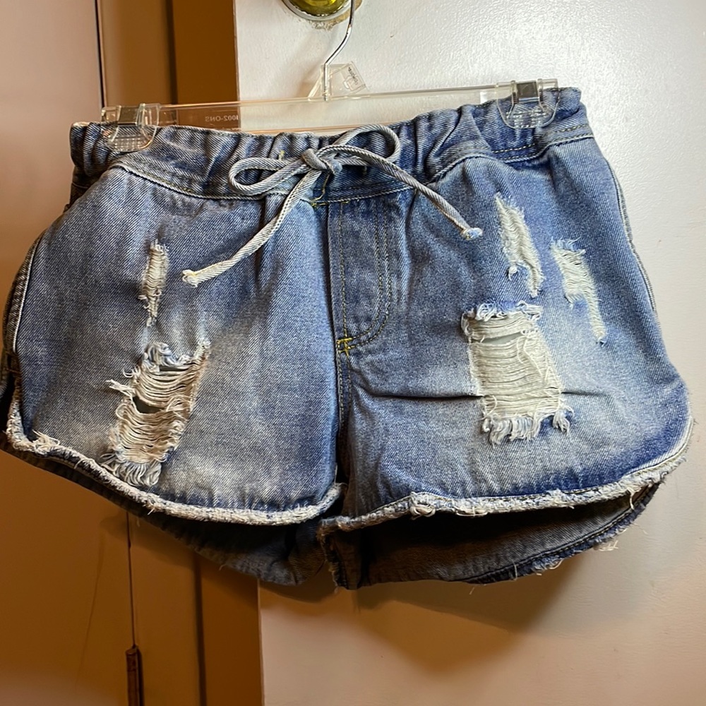 Sadie & Sage Jean shorts! Size S.